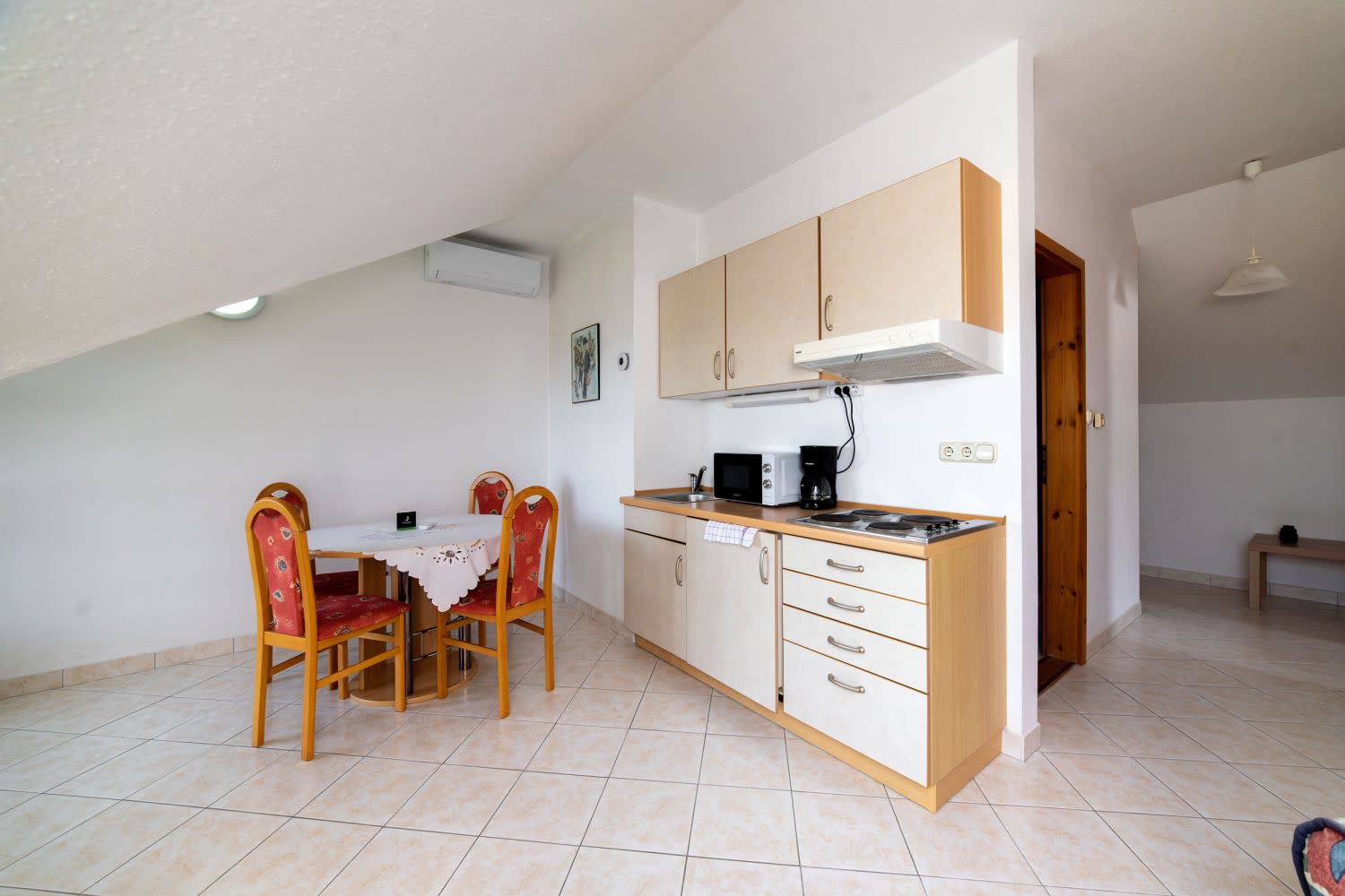 Apartman konyhája és étkezője